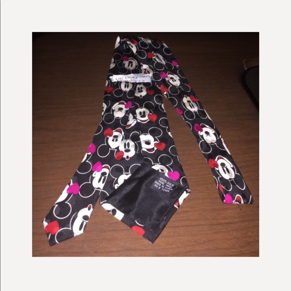 THE DISNEY STORE MICKEY MOUSE MEN’S TIE💙ALL SILK